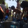 Surte Seapal con pipas a la gente que necesite agua