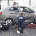 Persecución policiaca termina en accidente automovilístico