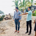 Diputado Luis Munguia se reúne con la población de Boca de Tomatlán para evaluar daños