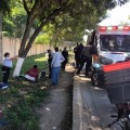 Motociclista pierde el control sobre avenida de ingreso
