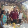 Arranca Héctor Santana su campaña para el distrito 18 en un hogar en la colonia Bicentenario.