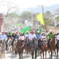 Cientos cabalgan con Munguía por la renovación de Vallarta