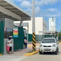 A punto de colapsar hospitales COVID-19 en Bahía de Banderas, carrozas se hacen presentes en la clínica 33