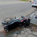 -Motociclista atropella a persona de la tercera edad-