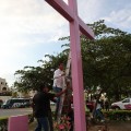 Alcalde Luis Michel reinstala Cruz Memorial y ofrece disculpa pública