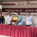 Entrega llave y nombramiento como Embajador de Puerto Vallarta al entrenador Eddy Reynoso