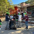 Estudiantes y docentes limpian el río Cuale