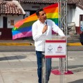 Izamiento de Bandera LGBT en Plaza Pitillal