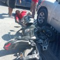 Motociclista colisiona con camioneta en crucero cercano a Home Depot