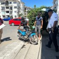 Motociclistas se accidentan en avenida las torres.