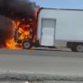 Se incendia vehículo en entrada a San Juan