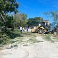 Trabajadores del Ayuntamiento se suman a la limpieza del municipio