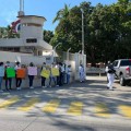 Trabajadores del Cendi protestan en visita de Alfaro