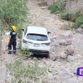 Vehículo cae a canal en Colonia Bugambilias