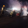 Vehículo se incendia frente a Lago Real