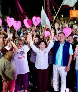 Chuyita López reafirma su compromiso de amor y cuidado con vecinos en Las Juntas