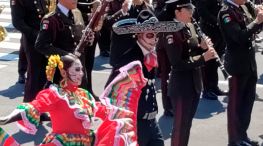 Ciudad de México celebra el Día de Muertos espectacularmente