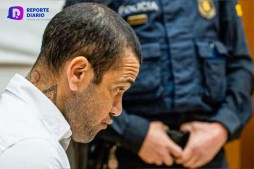 Dani Alves sale de la cárcel en España tras pagar fianza