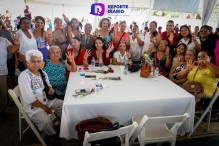 Festeja Chuyita López con miles de mamás en Puerto Vallarta