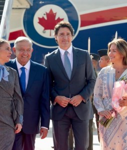 Justin Trudeau llega al AIFA