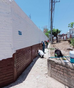 Pintan escuela Emiliano Zapata del Pitillal