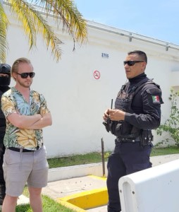 Regresan los Ponchallantas a Puerto Vallarta: Extranjero víctima de robo tras retirar 120,000 pesos del banco Cibanco