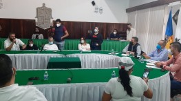 "Solicitamos trabajar, el gobernador Alfaro no sufre de comida nosotros si", empleados en reunión con autoridades